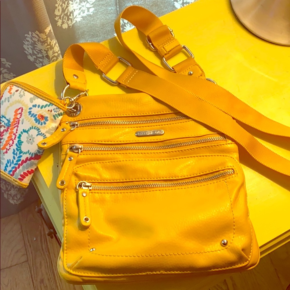 Roomy crossbody